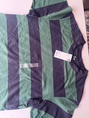 Uniqlo Green & Black Striped Short Sleeve Kids Tee